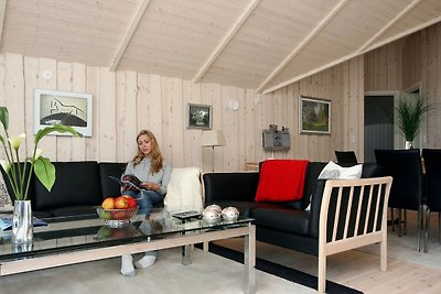 Modernes Ferienhaus in Væggerløse mit Sauna