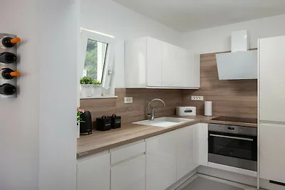 Villa in Krvavica mit Barbecue und Wifi