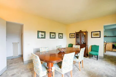 Casa rustica con giardino privato