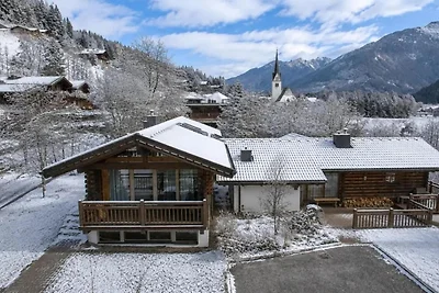Chalet-Refugium mit Sauna in Wald