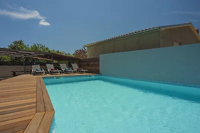 Villa in Rakalj mit Schwimmbecken