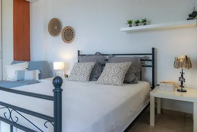 Studio am Wasser in Maroulas