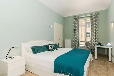 Wohnung in Torino mit Balkon und Parken