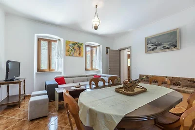 Ampia casa vacanze con piscina