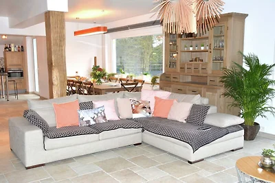 Chalet a Stoumont con piscina e sauna