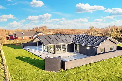 Modern Cottage with Spa - By Traum...