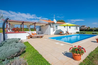 Ferienhaus in Barban mit Schwimmbecken