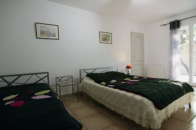 Villa con piscina privata a Ledenon