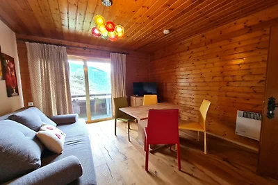 Appartamento moderno con vista sulle montagne