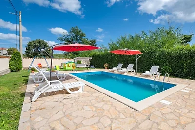 Legovich avec piscine privée