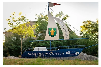 Hausboot in Mücheln mit Schwimmbecken