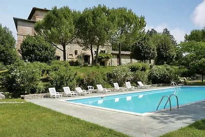 Appartamento a Mantignana con piscina comune