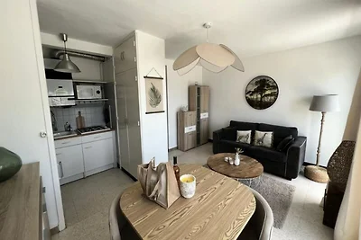 Wohnung in Grau du Roi mit Meerblick