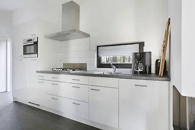Modernes Chalet mit Smart TV, direkt am Wald