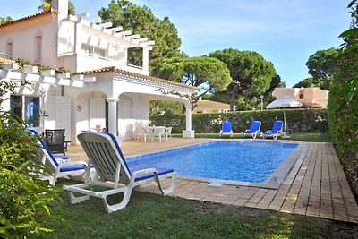 Komfortables Ferienhaus in Vilamoura mit Pool
