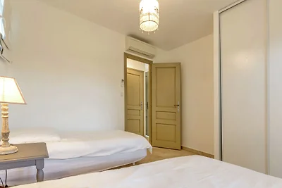 Angenehme Wohnung in Montauroux mit Terrasse