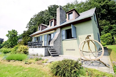 Modernes Ferienhaus in Flobecq mit Garten