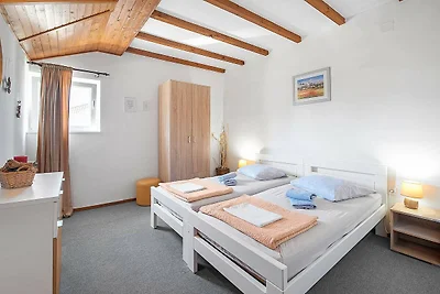 Geräumige Ferienwohnung in Brodarica