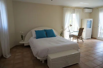 Villa in L'Alfאs del Pi mit Whirlpool