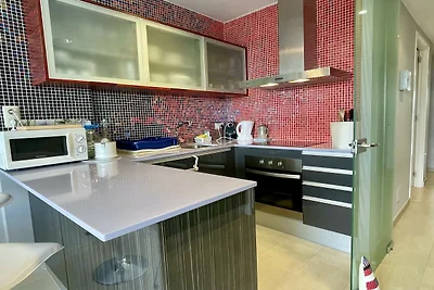Apartment for 6 people near sand beach