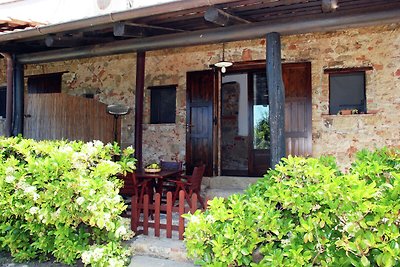 Rustikale Wohnung in Velia mit Garten
