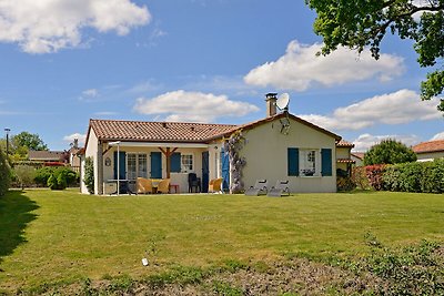 Villa mit Garten in der Nähe des Golfplatzes