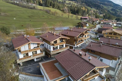Chalet in Neukirchen bij Skilift & Sauna