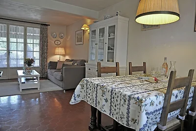 Moderna casa vacanze con piscina