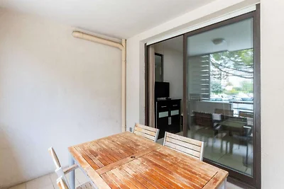 Apartment in Mandelieu-la-Napoule mit Pool