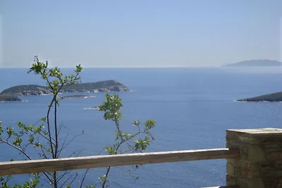 Confortevole villa vicino al mare ad Andros