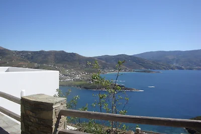 Confortevole villa vicino al mare ad Andros