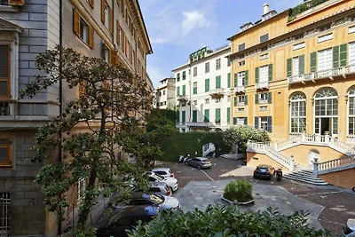 La finestra sul cortile di Via Roma