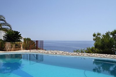 Fantastic villa with private swimming pool, g...