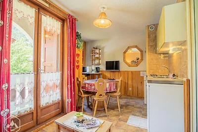 Voll ausgestattetes Studio mit Balkon