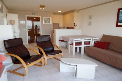 Studio in Nieuwpoort near Sandy Beaches