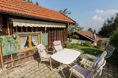 Idyllisches Ferienhaus mit Terrasse