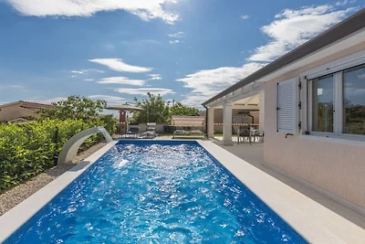 Villa en Poreč con piscina
