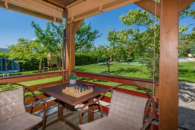 Villa in Kršan mit Schwimmbecken