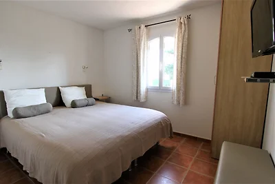 Accogliente casa vacanze ad Arles con piscina
