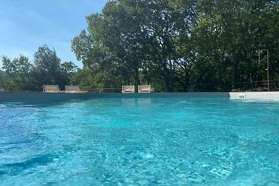 Ferienhaus mit 8 Schlafzimmern und Pool,...