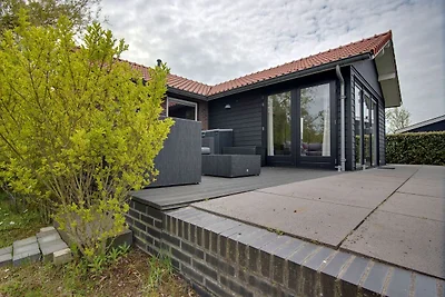 Ferienhaus in Kattendijke mit Garten