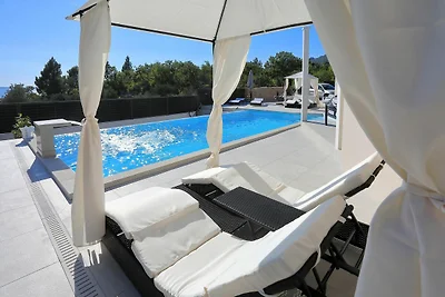 Wunderschöne Villa mit Pool