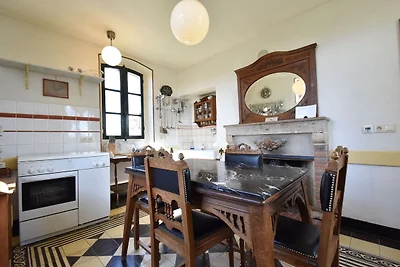 Gemütliches Ferienhaus in Montaron mit Garten