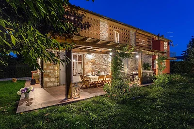 Bauernhaus in Lucca mit Pool