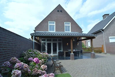 Luxuswohnung in Posterholt mit Terrasse
