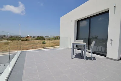 Moderne Villa mit privatem Pool