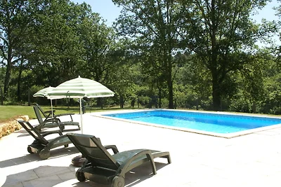Pittoresca casa vacanze con piscina