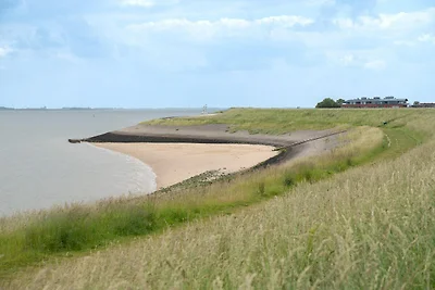 Schönes Ferienhaus mit Bad in Strandnähe