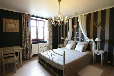 Traumhaftes Ferienhaus in Jehonville mit...