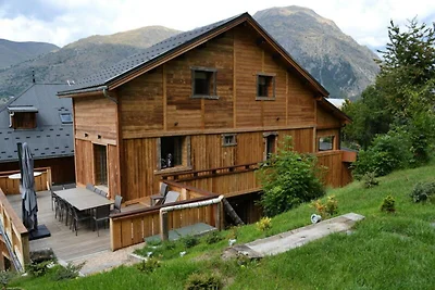 Chalet in Mont de Lans mit Whirlpool und Spa